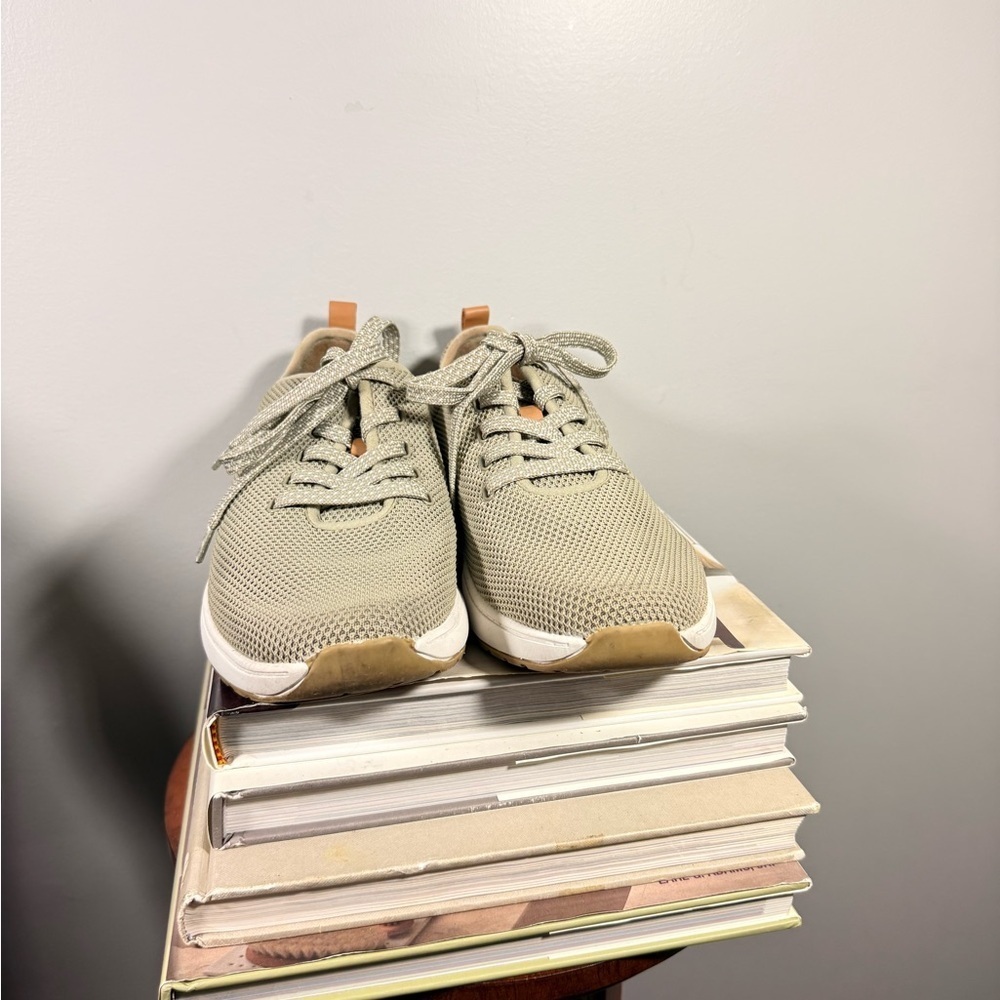 Dr. Scholl's Light Taupe Size 9.5W Women's Sneakers - Picture 3 of 15